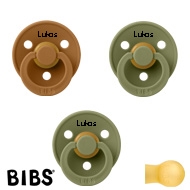 BIBS Colour Sutter med navn str2, 2 Olive, 1 Caramel, Runde latex